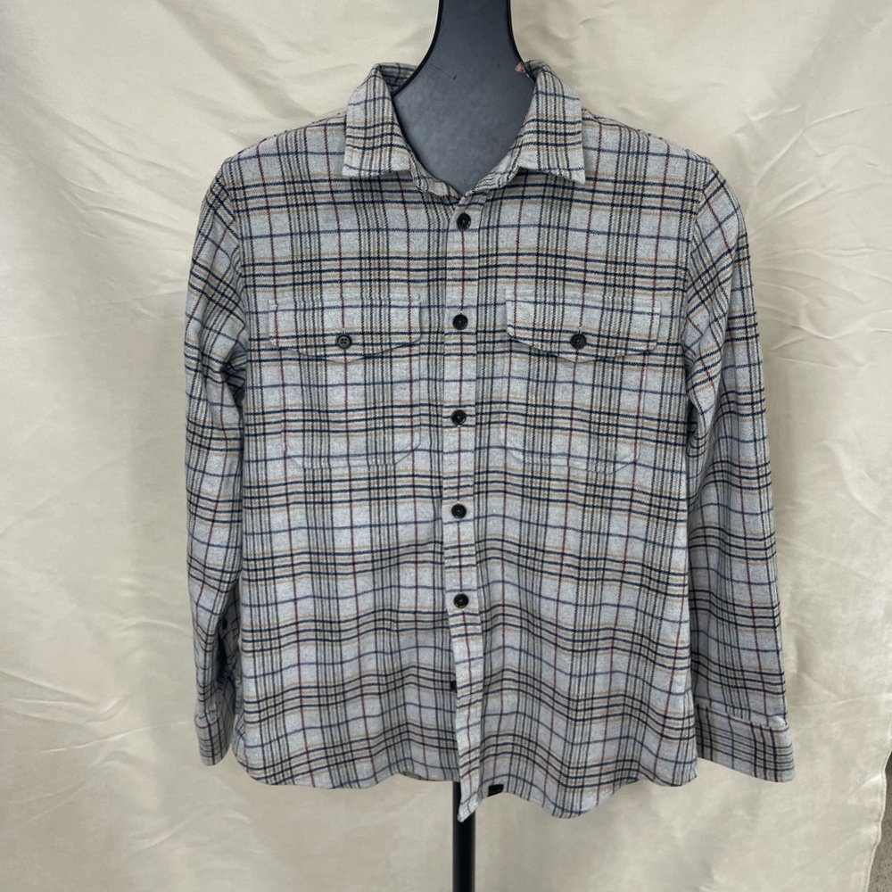 Tilly’s men’s size M button up plaid long sleeve shirt